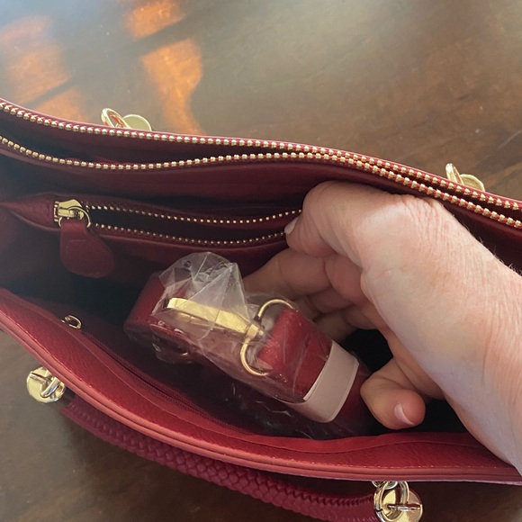 Women’s Red Leather Tote Handbag - Picture 6 of 9